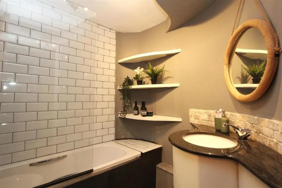 Large New-York Style Apartment In City Centre Лийдс Екстериор снимка